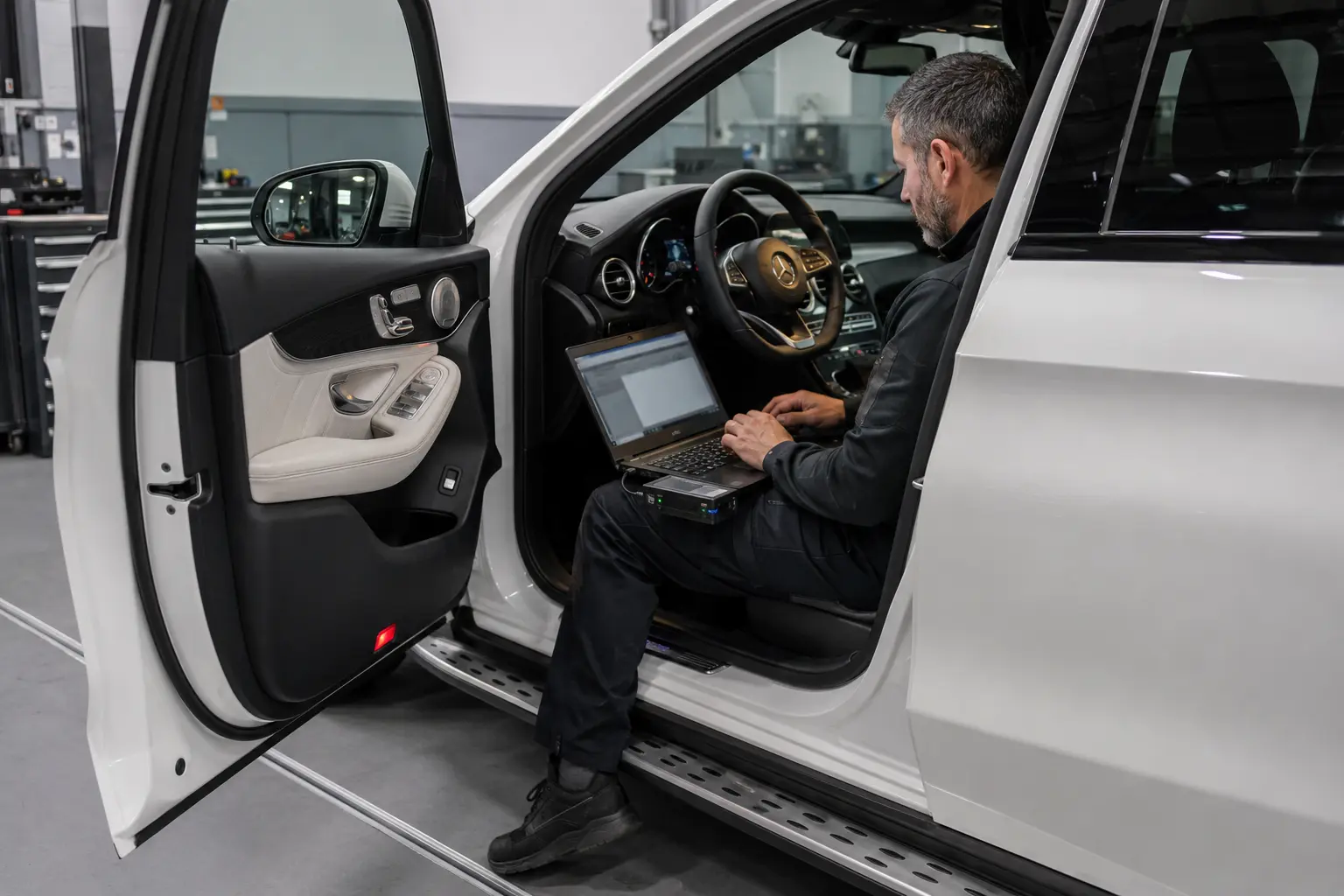 Mercedes-Benz control-module programming with diagnostic equipment